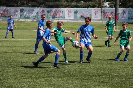 В Барнауле определились победители окружного этапа Открытого чемпионата Детской футбольной лиги среди юношей 2006 года рождения. Фото: Виталий УЛАНОВ