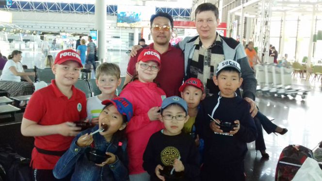 Шахматная сборная барнаульской гимназии № 123 в Сочи. Фото: «Алтайская правда»