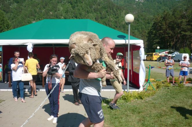 Виталий Щур - победитель турнира по национальной татаро-башкирской борьбе корэш