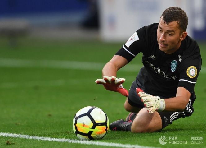 В игре вратарь "Ахмата" Евгений Городов