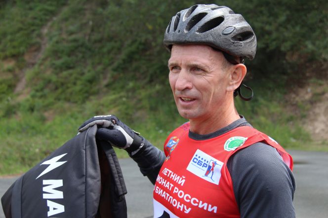 Олимпийский чемпион Сергей Тарасов на летнем чемпионате России по биатлону среди ветеранов. Барнаул, 2016. Фото: Виталий УЛАНОВ