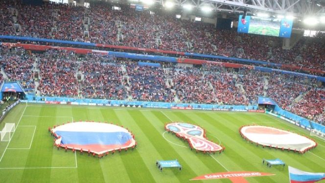 Матч России против Египта собрал 64 468 зрителей. Это рекорд по посещаемости для стадиона «Санкт-Петербург». Фото: Ярослав МАХНАЧЁВ