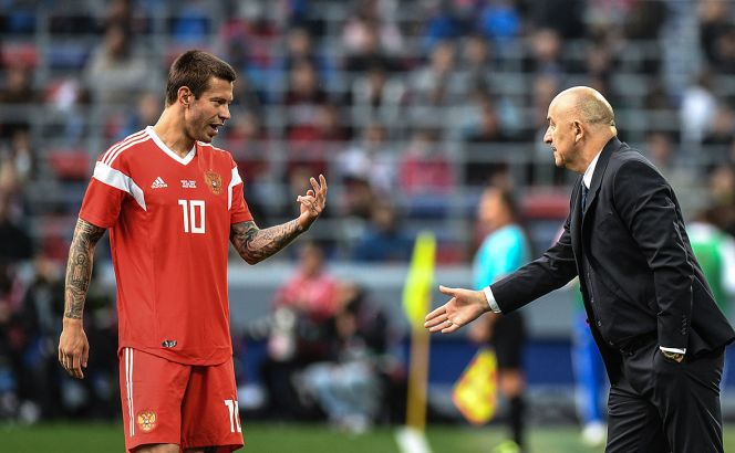 Черчесов и Смолов. Фото: rbc.ru