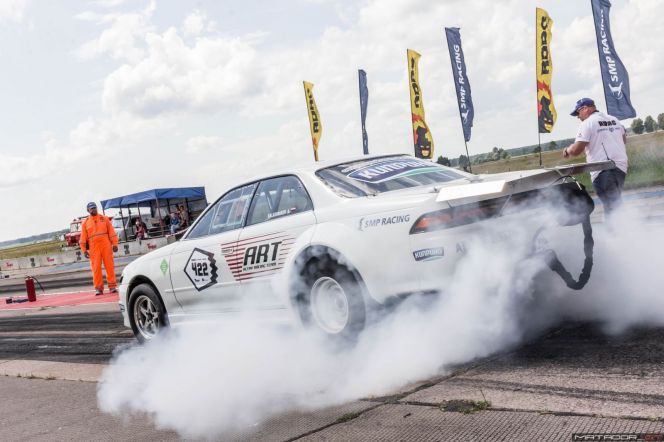 Второй этап чемпионата Сибири SMP RDRC и Алтайского края по дрэг-рейсингу. Аэродром «Панфилово». Фото: Алтайская федерация автомобильного спорта