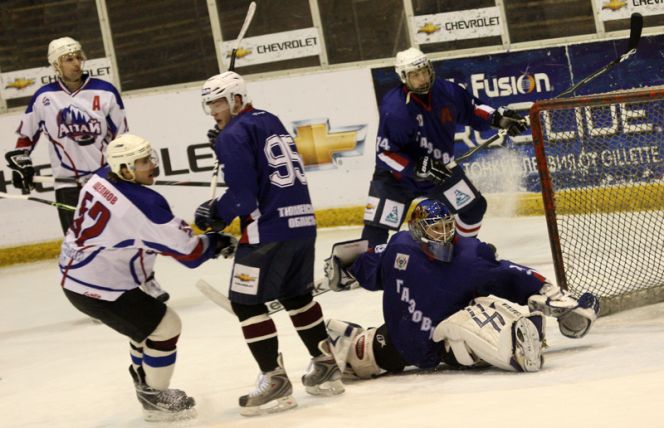 Главная задача на новый сезон для хоккеистов «Алтая» – выход в плей-офф