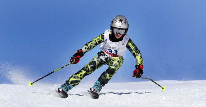 На Всероссийских детско-юношеских соревнованиях "Кубок губернатора Алтайского края", проходящих в Белокурихе, алтайский горнолыжник Александр Каленкин завоевал серебро. 