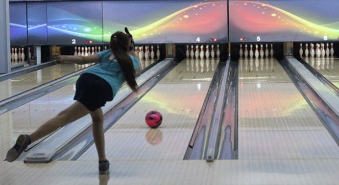 Боулинг уже давно не развлечение, а серьёзный вид спорта.
Фото: Ярослав МАХНАЧЁВ