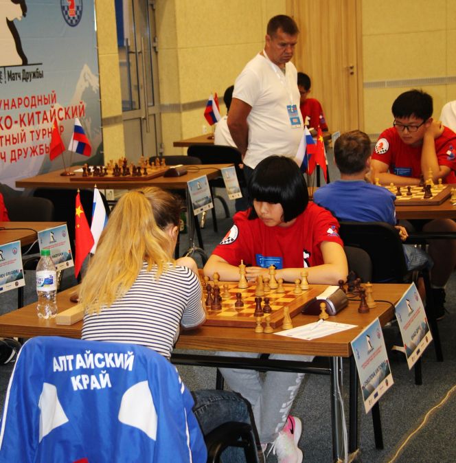 Матч дружбы Россия - Китай в Белокурихе. День первый. Фото Вадима ВЯЗАНЦЕВА.