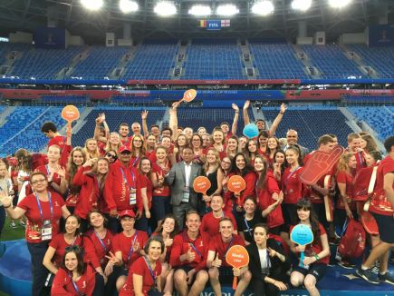 Волонтёры на стадионе «Санкт-Петербург». 