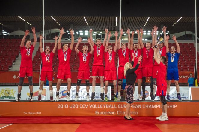 Сборная России - победитель молодёжного чемпионата Европы среди игроков до 20 лет. Фото: cev.eu