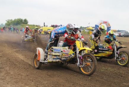 В Барнауле прошли международные соревнования «Кубок Содружества» по мотокроссу. Фото: Ярослав МАХНАЧЁВ