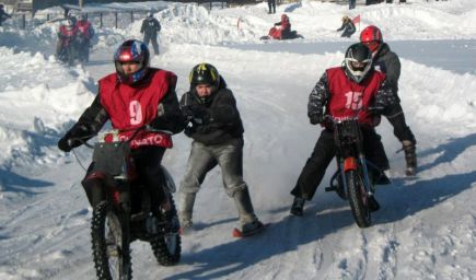 В Барнауле состоялось открытое первенство города по скийорингу "Кольцо Мужества" (фото).