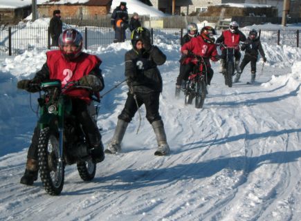 В Барнауле состоялось открытое первенство города по скийорингу "Кольцо Мужества" (фото).