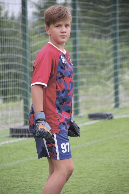 Хоккеисты спортшколы «Алтай» впервые проводят учебно-тренировочный сбор в селе Бочкари Целинного района. Фото: Виталий ДВОРЯНКИН