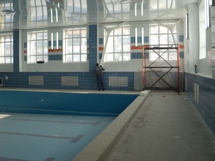 Первый в Камне-на-Оби бассейн «Аквамарин» намечается ввести в эксплуатацию в марте (фото).