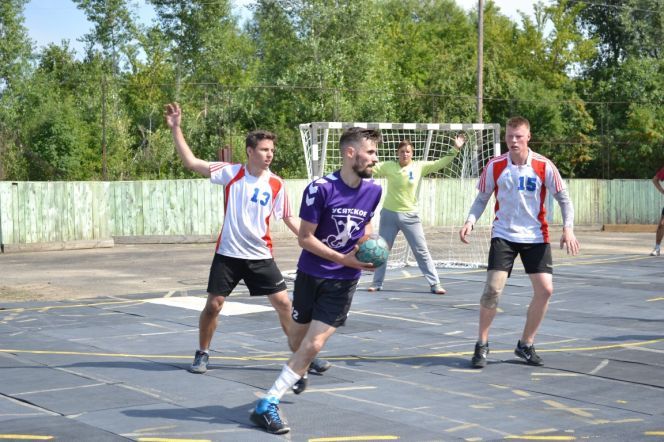 Гандбольный турнир в селе Усятском. Фото: Павел Крехтунов