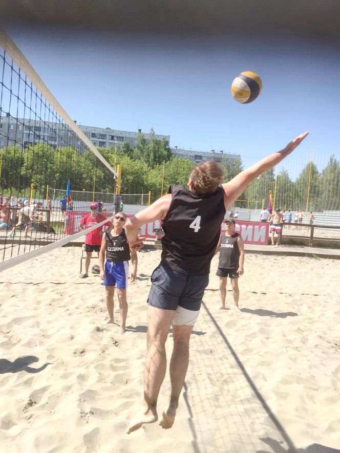 Краевой ветеранский турнир по пляжному волейболу, посвящённый 20-летию строительной компании «Жилищная инициатива»
