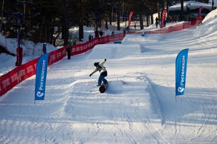 В Барнауле прошёл второй этап соревнований по сноуборду среди любителей «ROSTELECOM 13 PARKS TOUR» (фото).