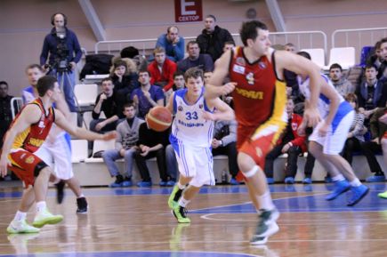 У разыгрывающего «АлтайБаскета» Сергея Чернова диагностировано растяжение шейного отдела позвоночника.