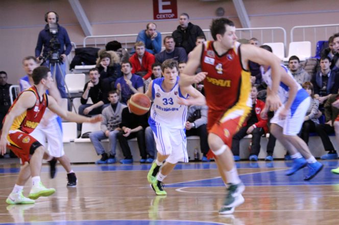 У разыгрывающего «АлтайБаскета» Сергея Чернова диагностировано растяжение шейного отдела позвоночника.