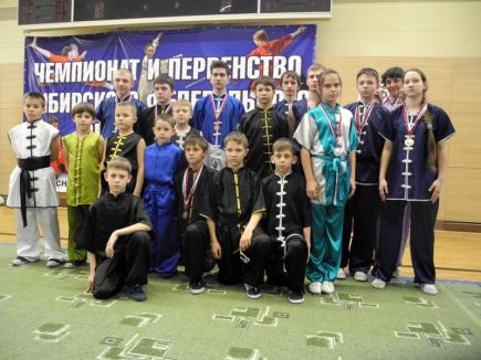 Алтайские ушуисты на чемпионате и первенстве Сибири завоевали 15 медалей различного достоинства.