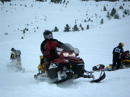 Команда из Красногорского района выиграла туристско-спортивные соревнования на снегоходах «Снежный марафон 2013» в Республике Алтай (фото).