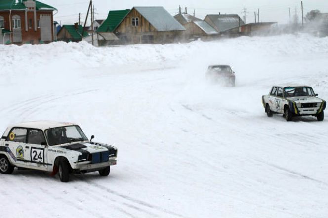 В Рубцовске прошло открытое первенство города по зимним трековым автогонкам «Рубцовская зима».