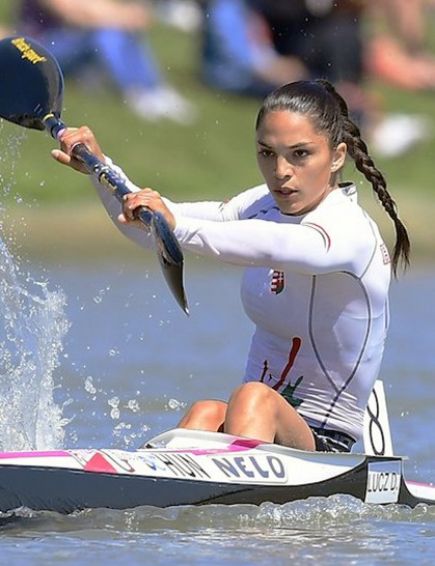 Дора Луц, Венгрия