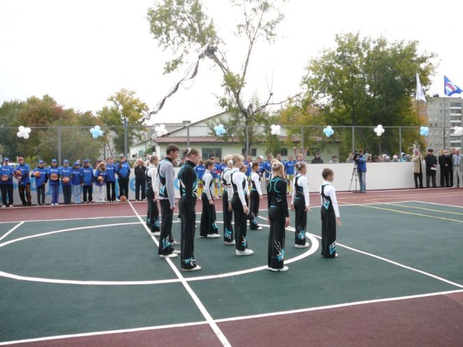 Спортивная площадка при новоалтайской "СОШ №1"