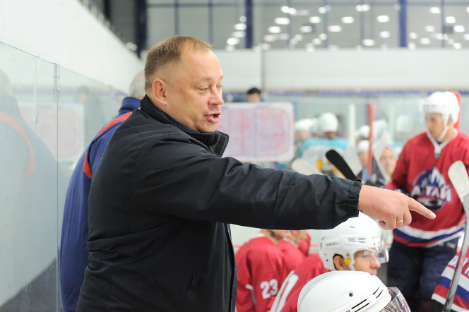 Старший тренер «Алтая» Евгений Бакланов. Фото: ХК «Алтай»