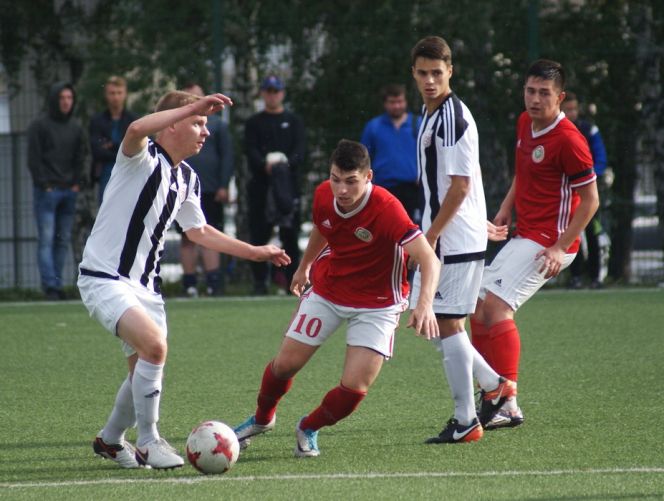 Кубок Барнаула - 2018. Финал. Арагац - Полимер - 2:1. Фото: Дмитрий ЗАРЕЧНЕВ