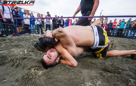 Бои Strelka в Барнауле. Фото: vk.com/event127341976