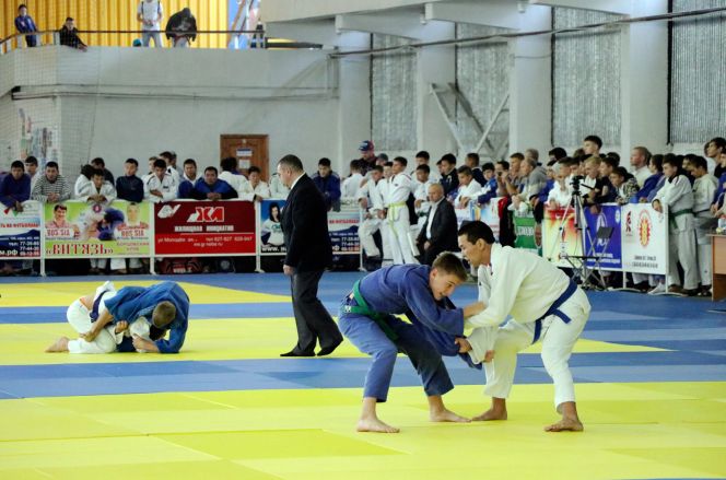 Первенство Сибири по дзюдо среди юношей и девушек до 18 лет. Фото: Виталий УЛАНОВ