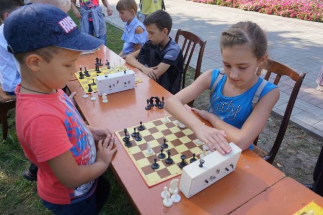 Бийская спортивная школа № 2 организовала яркую презентацию секций. Фото: Ксения ЦАПКО