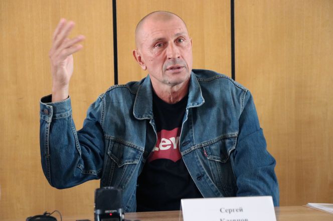 Сергей Клевцов на пресс-конференции в управлении спорта и молодёжной политики Алтайского края. 18 сентября 2018 года. Фото: Виталий УЛАНОВ