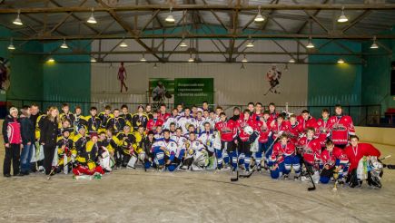 Славгородский «Кристалл» – серебряный призёр турнира на призы клуба «Золотая шайба» среди хоккеистов 1998-1999 годов рождения в Уральско-Сибирском территориальном округе.