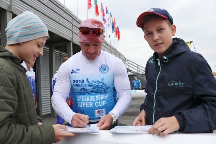 Международные соревнования «Кубок чемпионов - 2018» по гребле на байдарках и каноэ. День первый. Микст. Фото: Виталий УЛАНОВ 