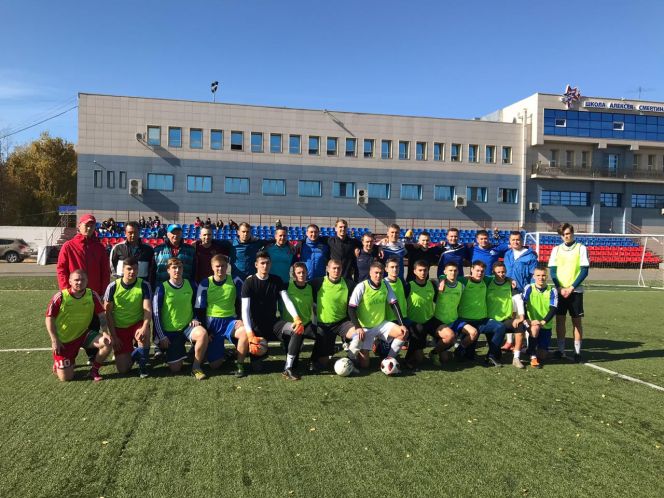 Футбольный матч студентов и выпускников АлтГУ. Фото: Виталий Дворянкин