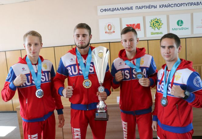 Алтайские спортсмены с блеском выступили на первенстве мира по кикбоксингу в Италии. Фото: Виталий УЛАНОВ