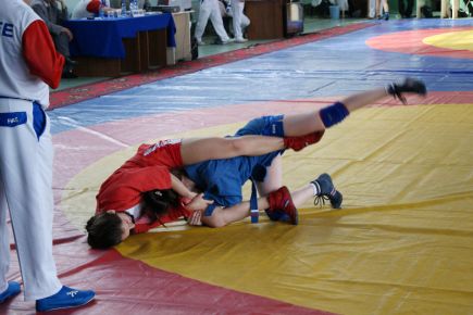 В Бийске прошло первенство Сибирского федерального округа «Победа» среди юношей и девушек 1997-1998 годов рождения.