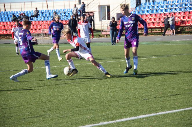 Зональное первенство России по футболу в Барнауле. Фото: Виталий Дворянкин