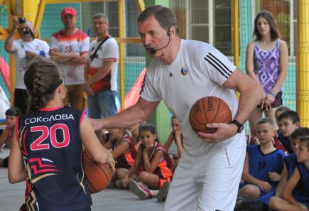 Мастер-класс Бориса Соколовского на Всероссийском фестивале «Мини-баскетбол РФБ» в Ейске