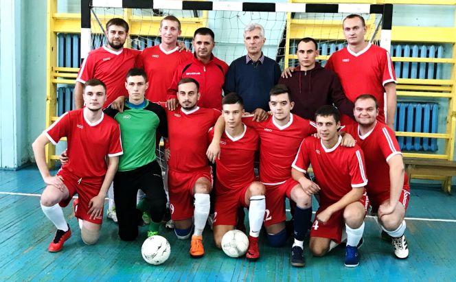 Александр Мирошниченко с родинской командой