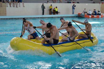 В Бийске завершился розыгрыш Кубка Алтайского края по рафтингу и гребному слалому в закрытых помещениях «Заря Алтая – 2013» (фото).