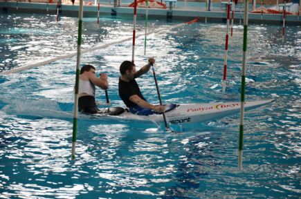 В Бийске завершился розыгрыш Кубка Алтайского края по рафтингу и гребному слалому в закрытых помещениях «Заря Алтая – 2013» (фото).