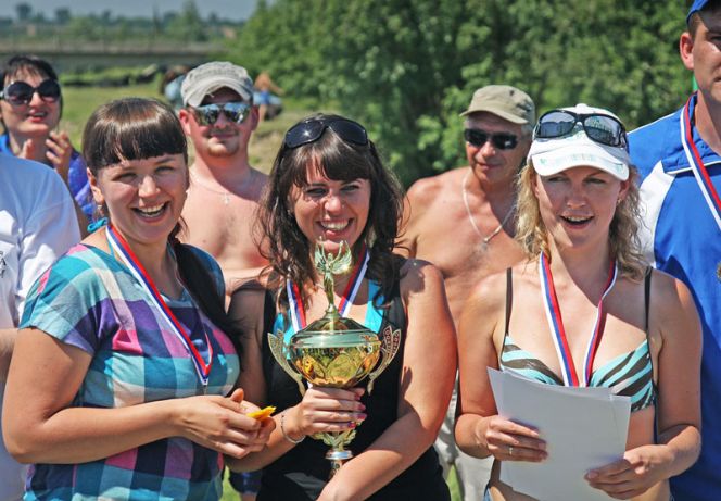 В районе посёлка Затон прошли соревнования по ловле рыбы поплавочной удочкой среди госслужащих (фото).