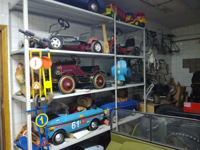 Алтайская федерация автоспорта открывает выставку «Транспорт нашего детства»