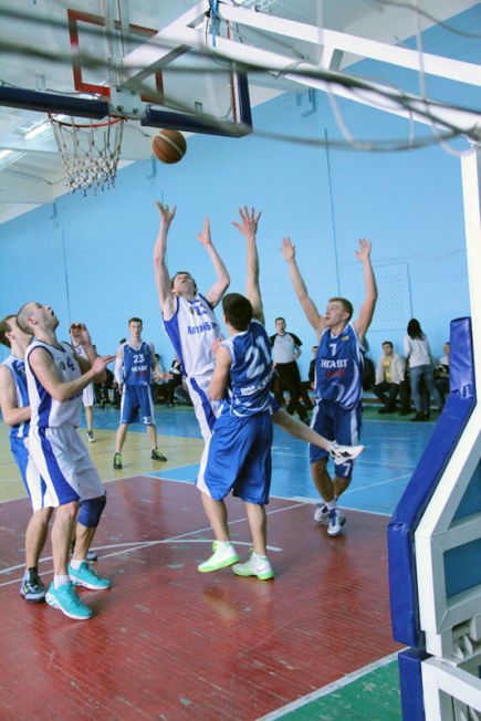 «АлтайБаскет-АлтГПА» – серебряный призёр первой лиги по баскетболу среди мужских команд Сибирского федерального округа (фото).