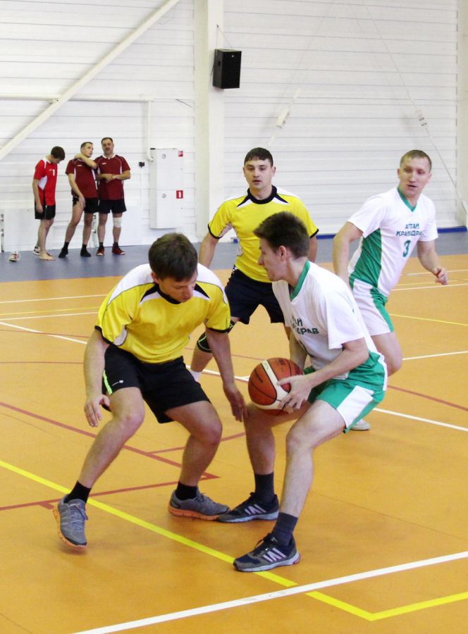 ХV Спартакиада госслужащих Алтайского края. Стритбол. Фото: Вадим Вязанцев