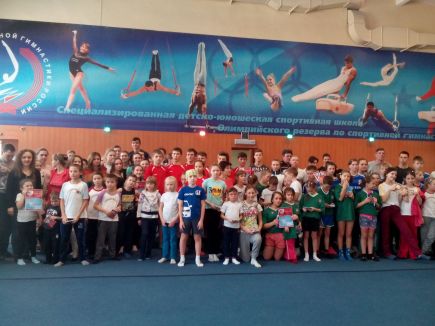 В бийской спортшколе «Заря» состоялся краевой благотворительный спортивный фестиваль «Открытые сердца»